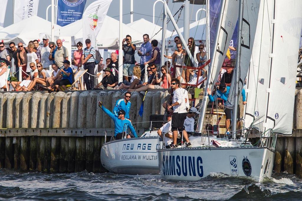 Close to shore action between Taylor Canfield and Mathieu Richard. ©  Robert Hajduk / WMRT